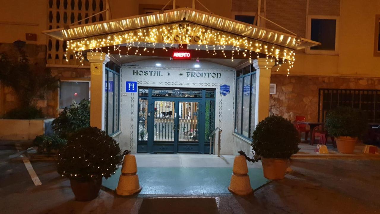 Hostal Fronton Alcobendas Exteriör bild