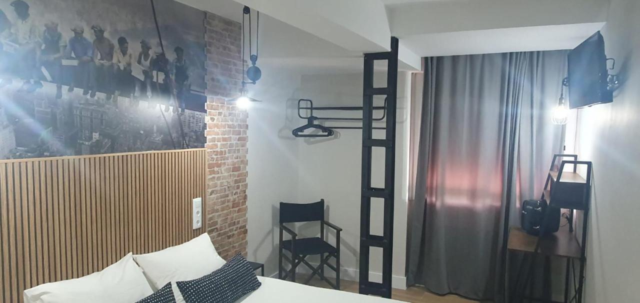 Hostal Fronton Alcobendas Exteriör bild
