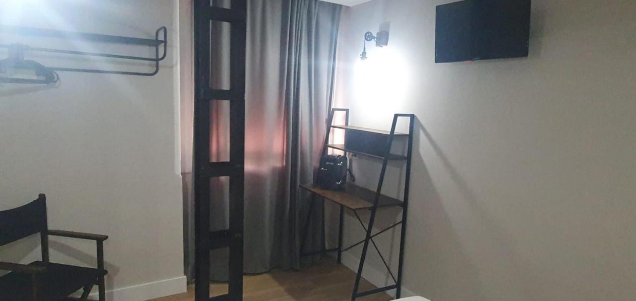 Hostal Fronton Alcobendas Exteriör bild