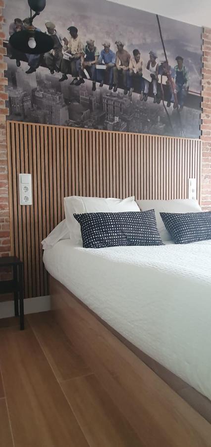 Hostal Fronton Alcobendas Exteriör bild